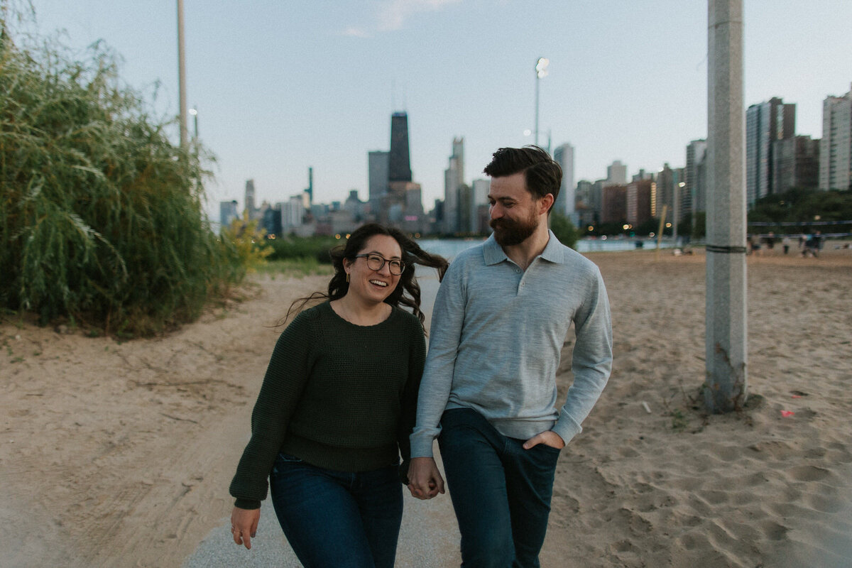 engaged-chicago-north-avenue-beach-city-session-love-untraditional-rachael-marie-illinois-28
