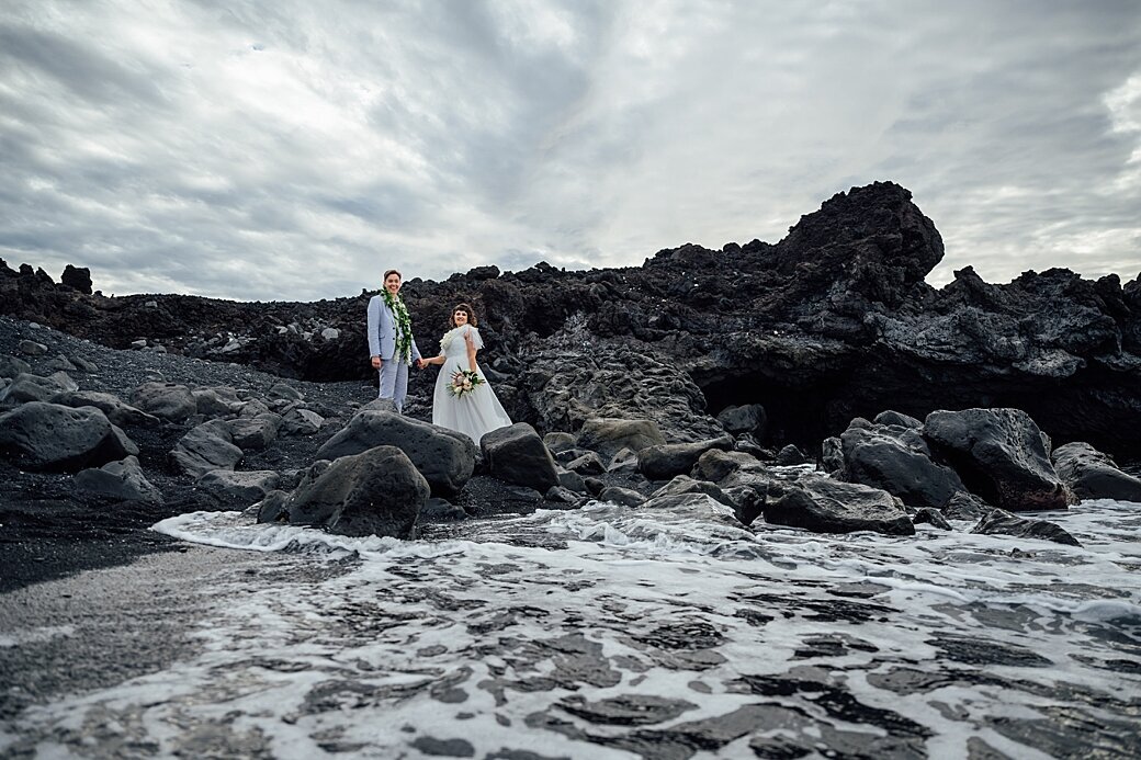 hawaii-black-sand-beach-wedding_0039