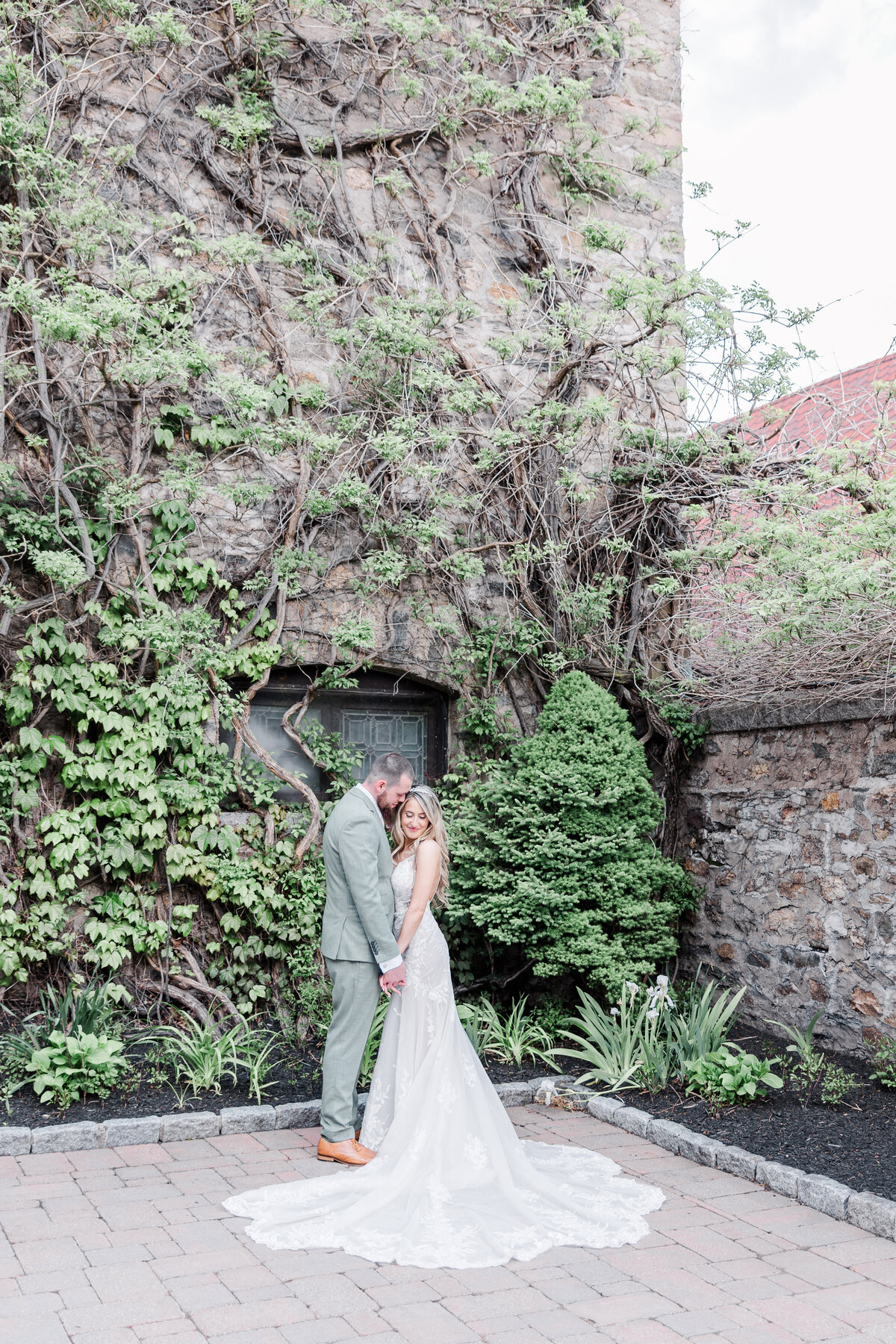 wedding-photography-at-saint-clements-castle-in-portland-connecticut-40