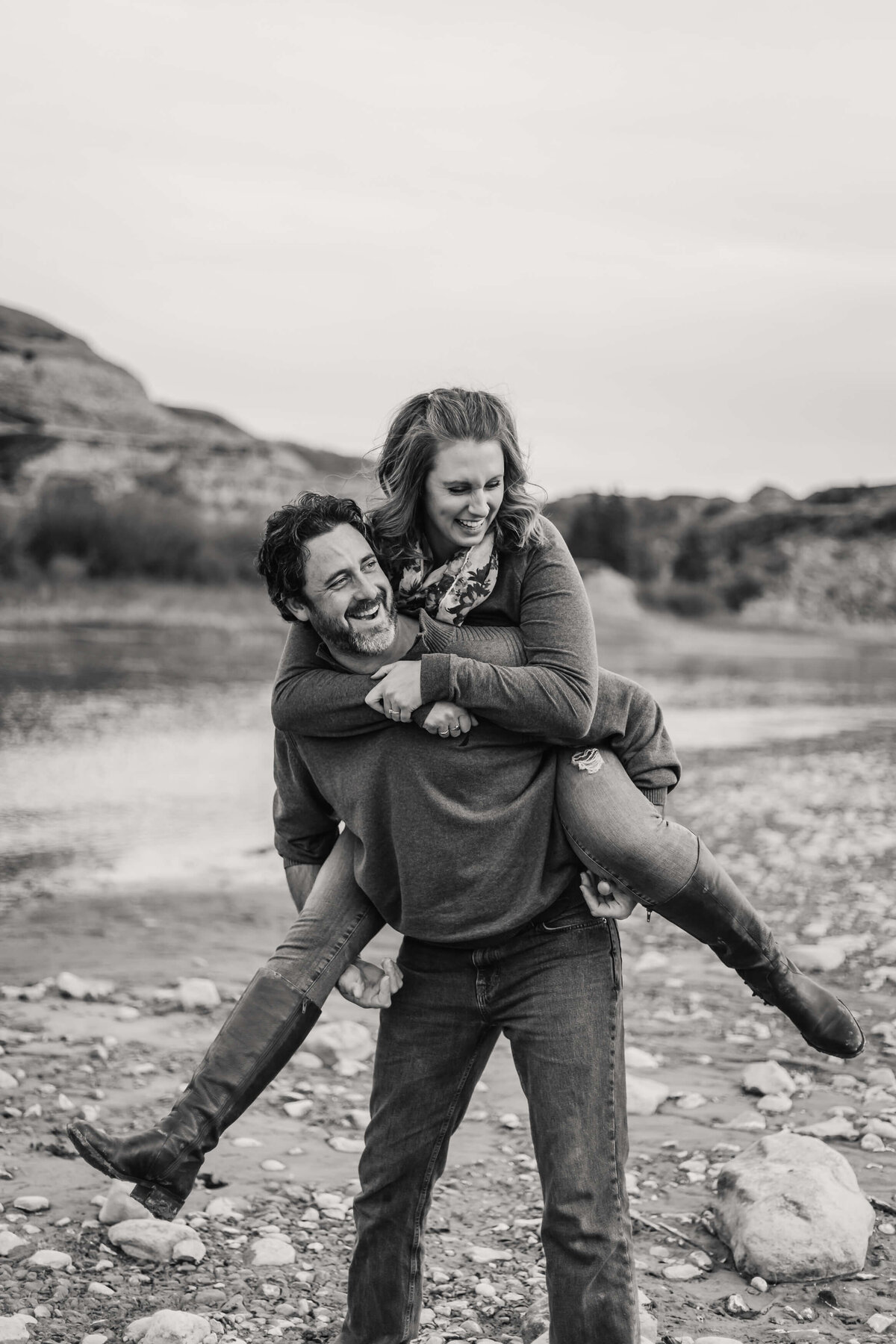 red-deer-river-valley-couples-session-lifestyle-photographer-0002