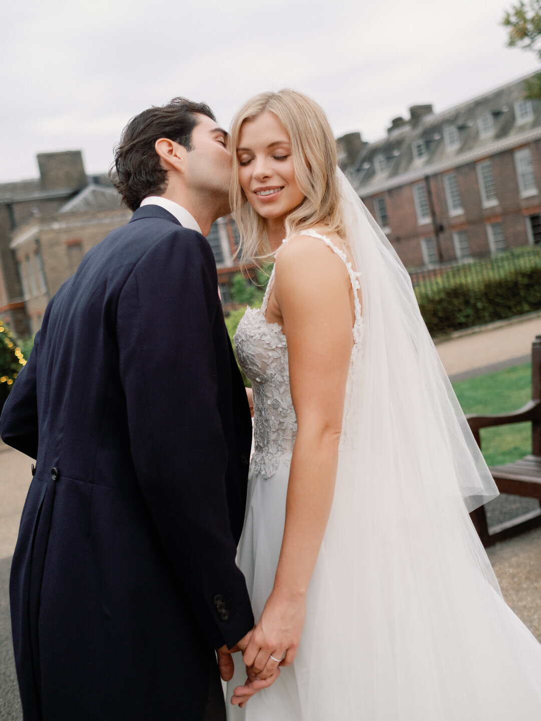 EmmaPilkington_Holly&Antoine-32