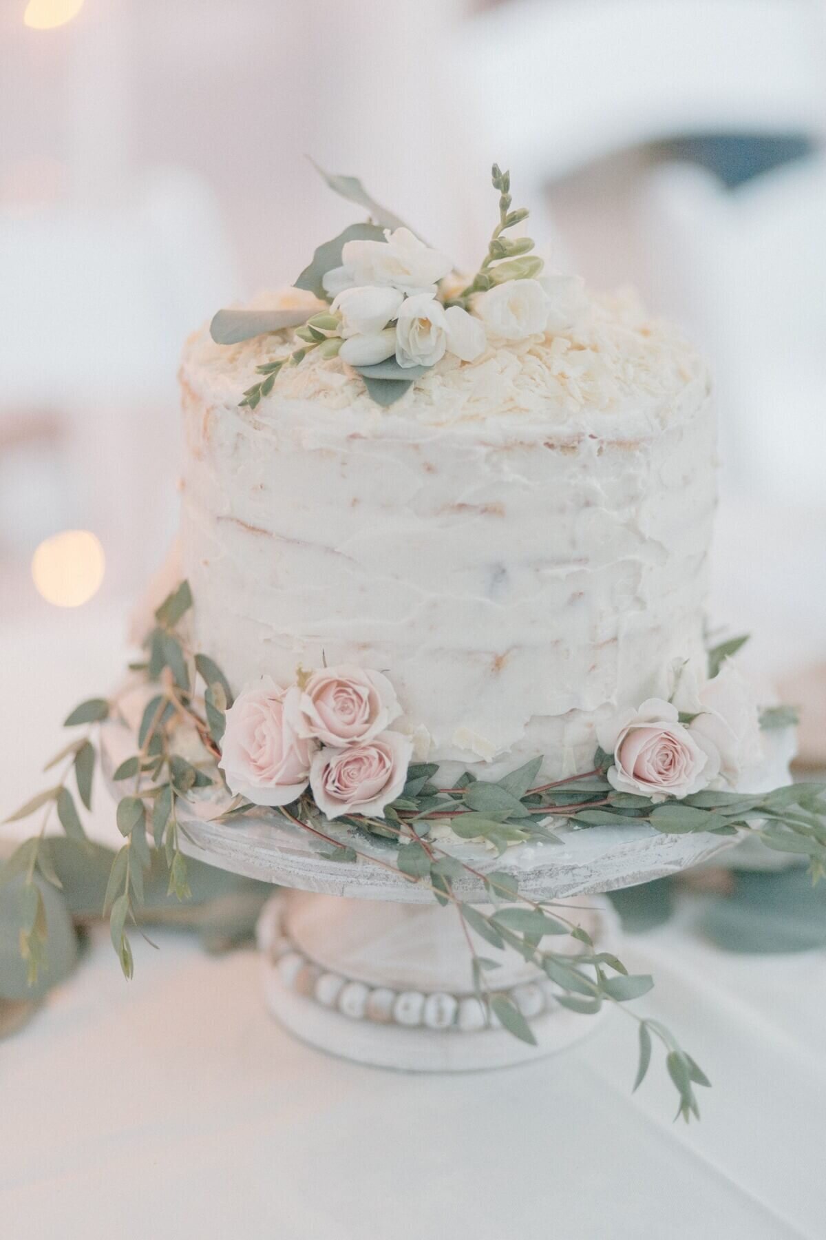 36-kara-loryn-photography-wedding-cake