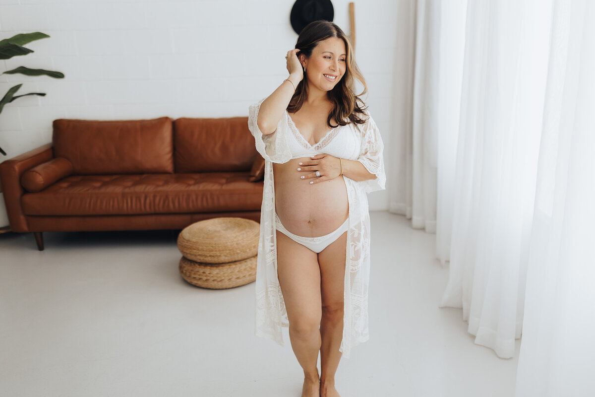 Creative Space Studios Intimate Maternity Light Emily Woodall Photography