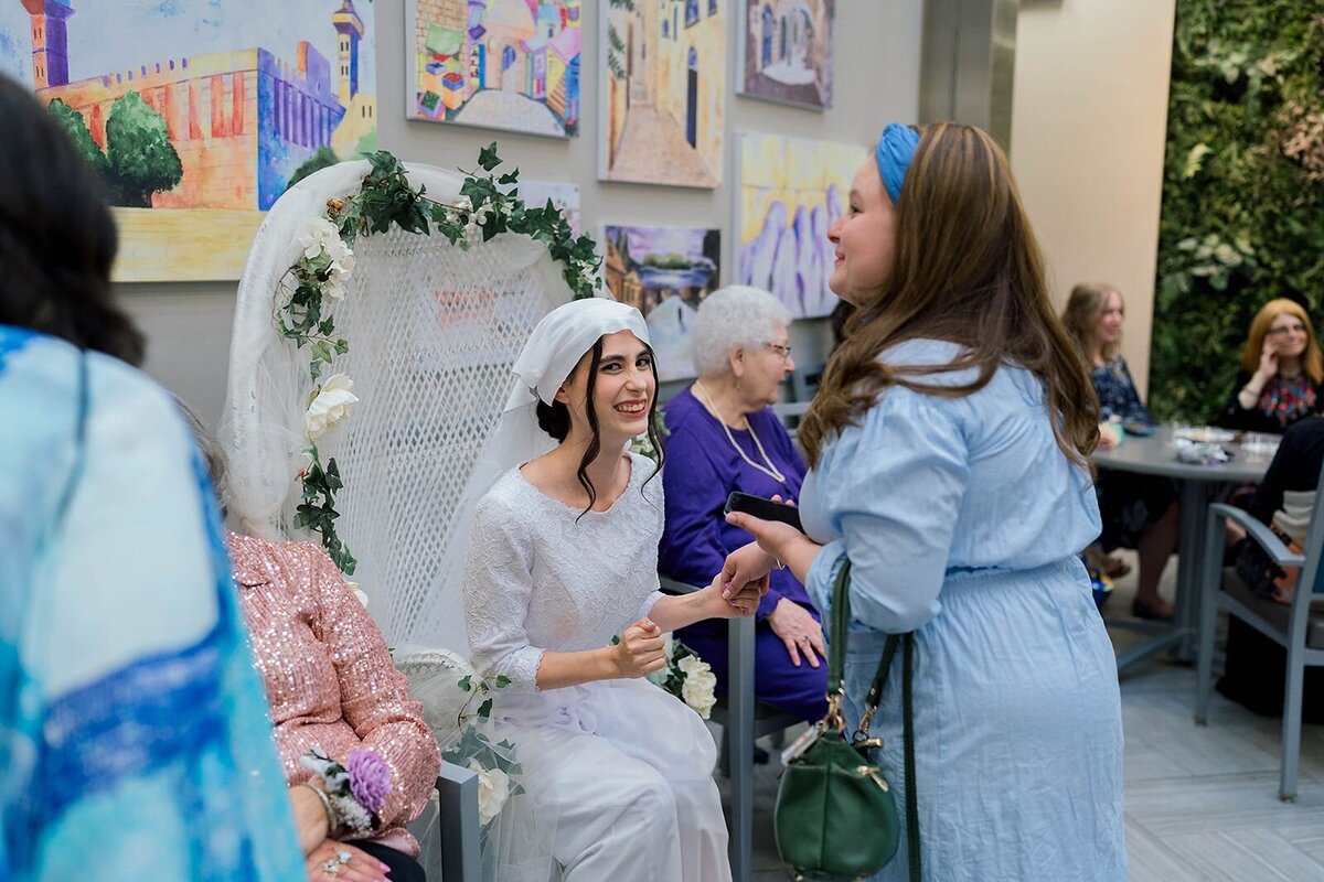 Eliana-Melmed-Photography-Chicago-LosAngeles-Jewish-WeddingPhotographer-CarmiKalman-KabbalatPanim-00027