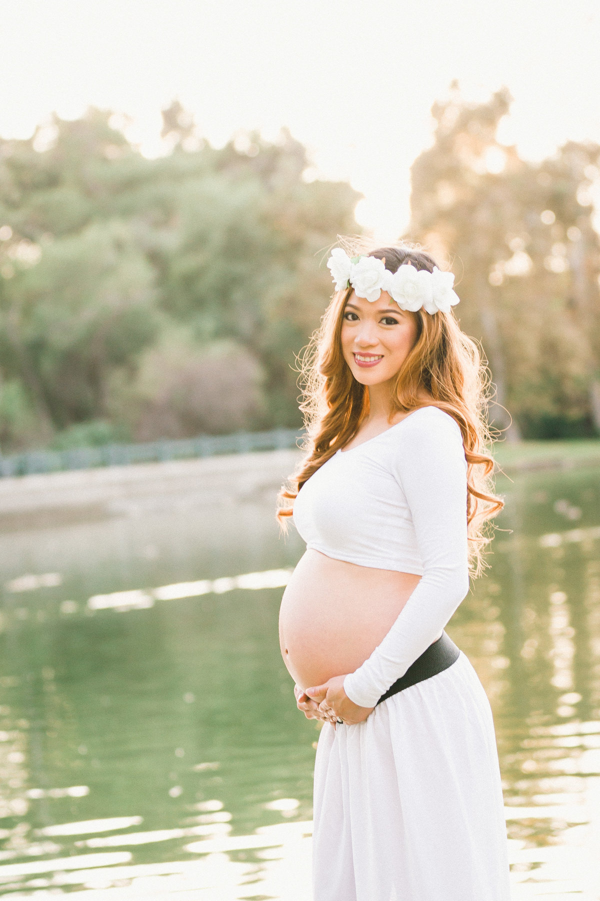 flower crown, maternity portraits, belly, pregnant
