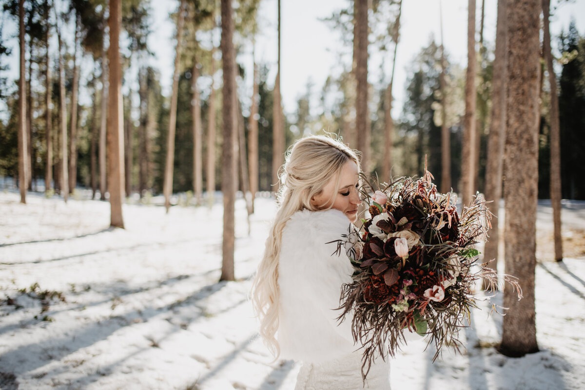 Jackson Hole Photographers capture snowy bridal portraits