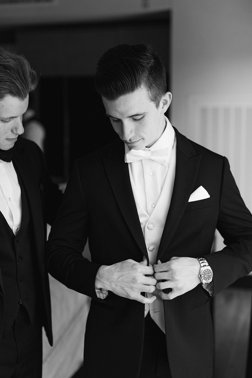 Elegant wedding ceremony at the Carnegie Museum of Natural History in Pittsburgh