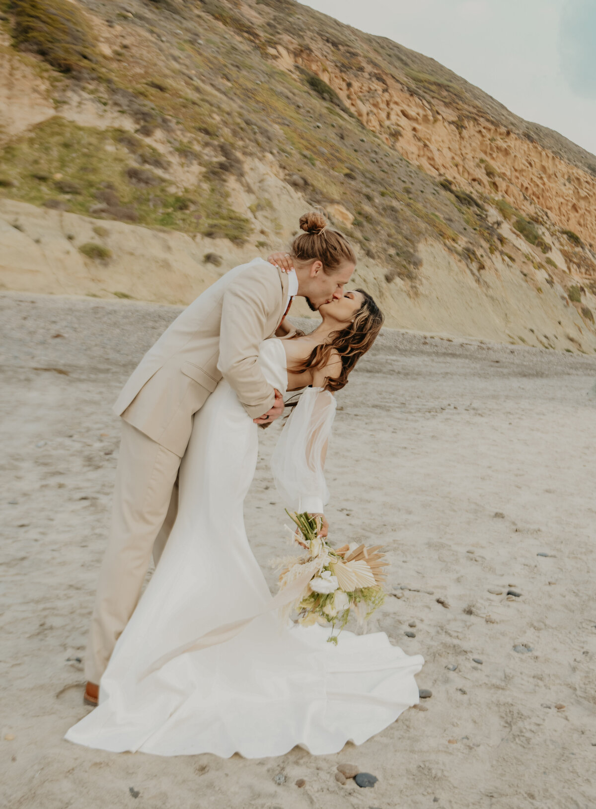 Beach_elopement_Grit_trulygracephotography_March_2022-37