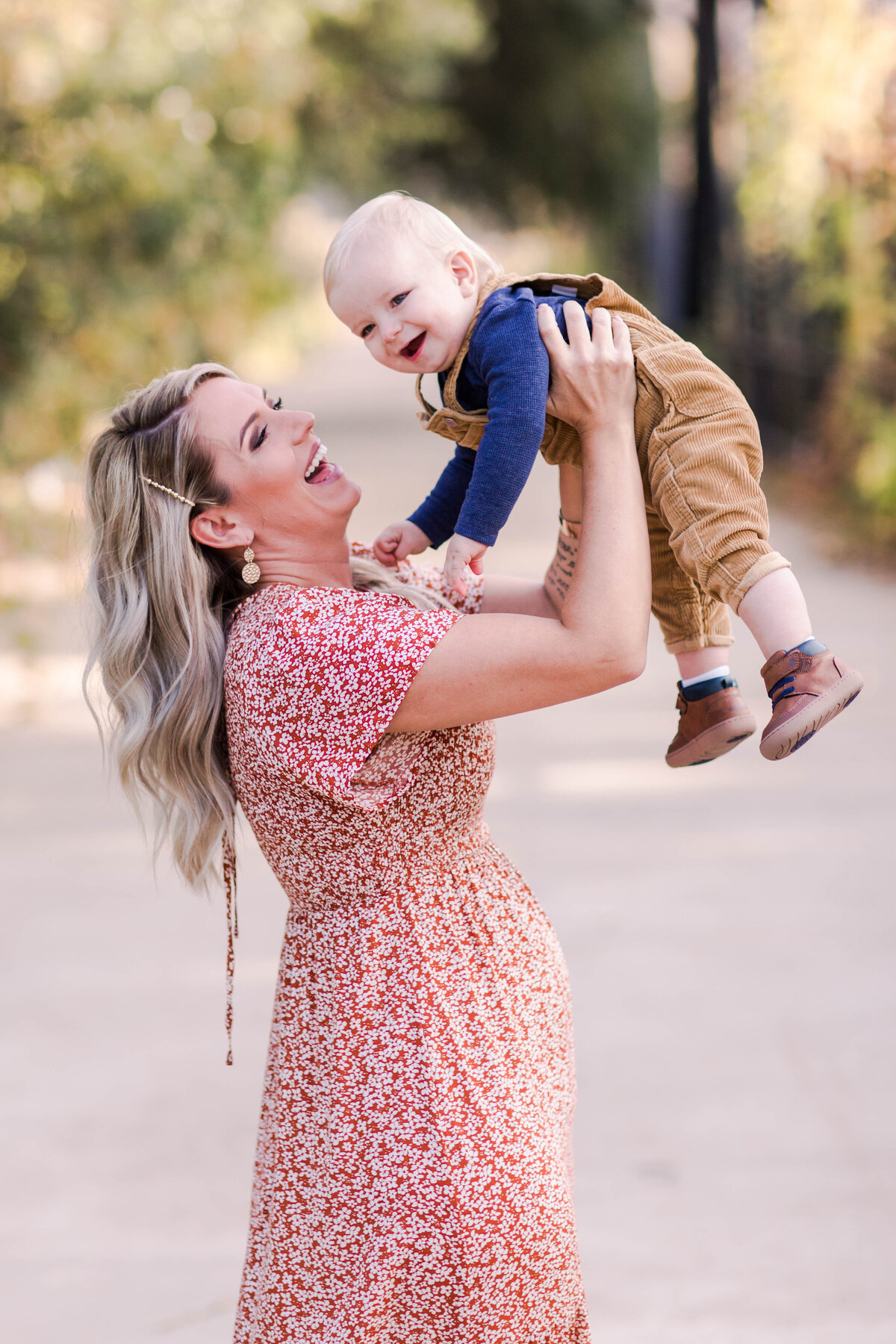 Sweetwater-River-Bridge-Photoshoot-mother-and-son