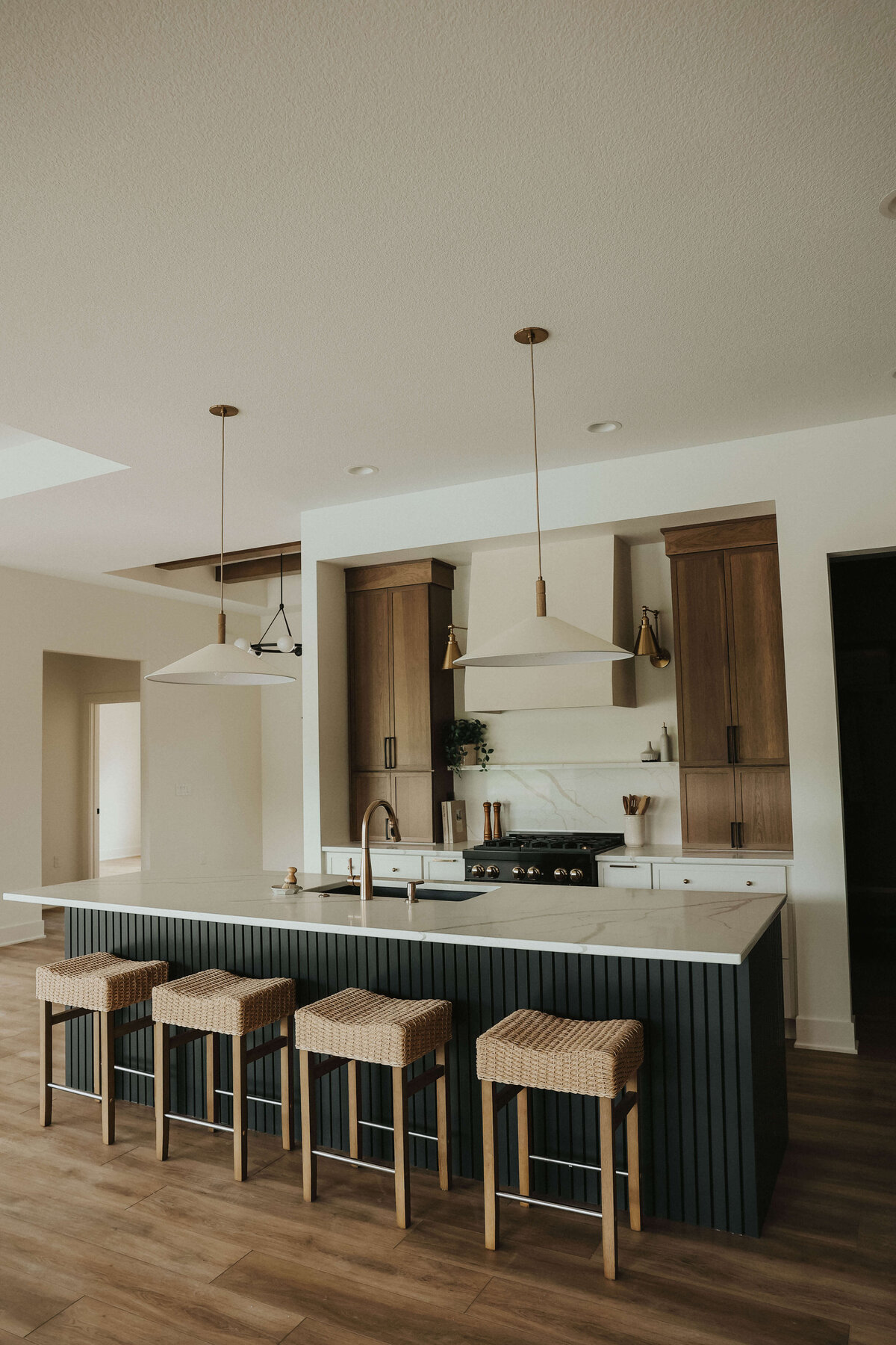 4171-Kitchen-Panora-Central-Iowa-Custom-Home-JRL-Builders-E23A3572