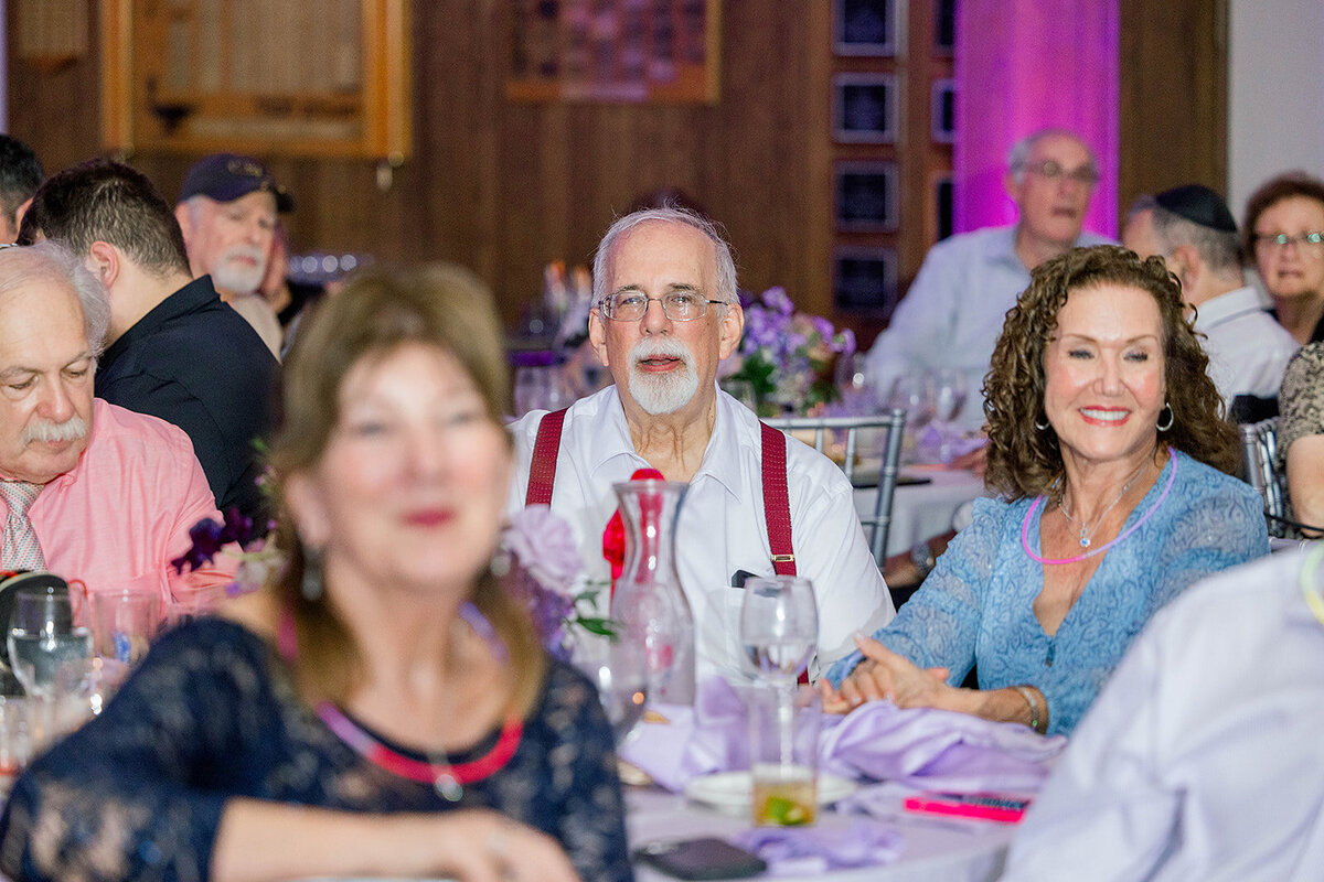 Eliana-Melmed-Photography-Chicago-LosAngeles-Jewish-WeddingPhotography-ElianaSklar-DanceFloor-00245