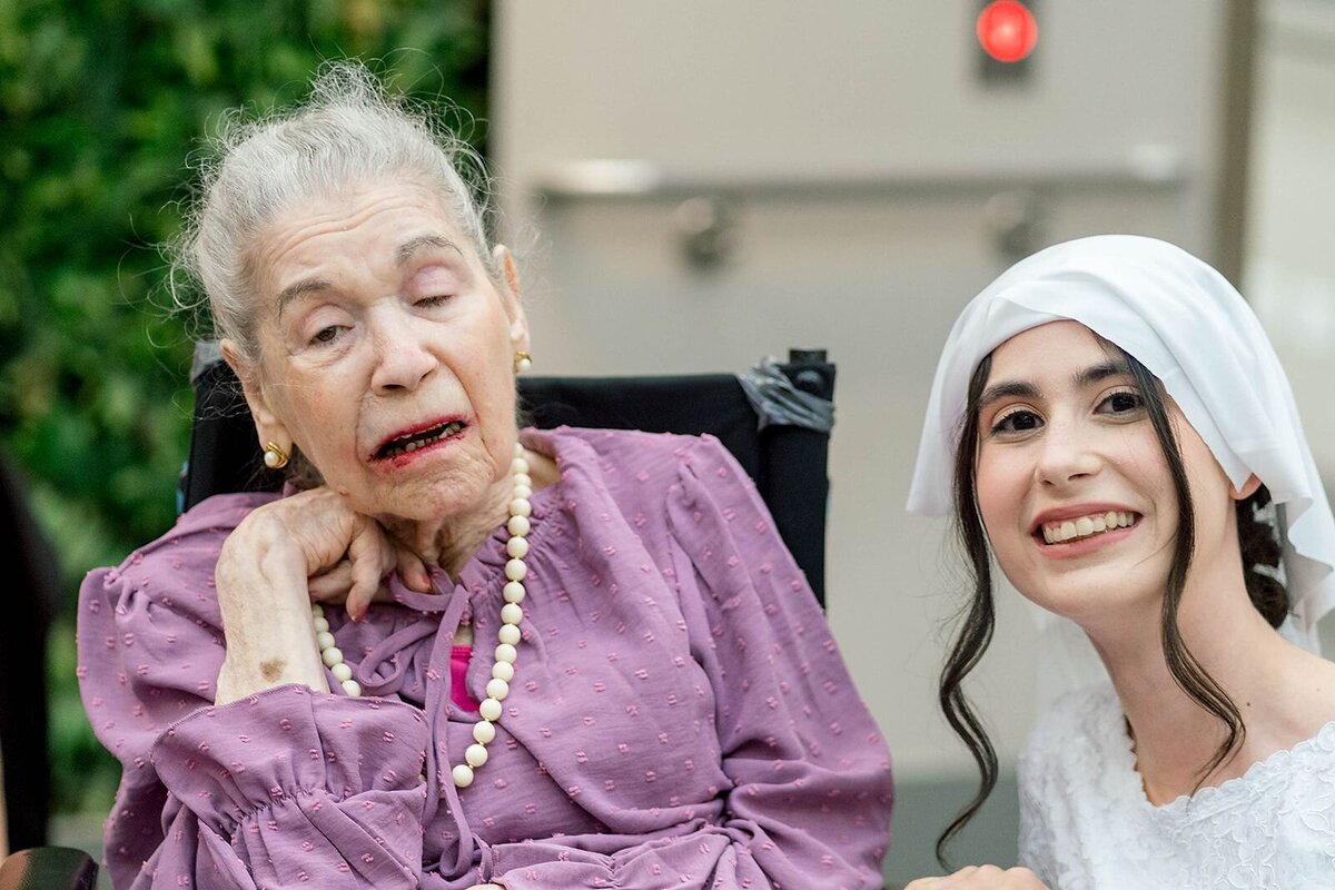 Eliana-Melmed-Photography-Chicago-LosAngeles-Jewish-WeddingPhotographer-CarmiKalman-KabbalatPanim-00092