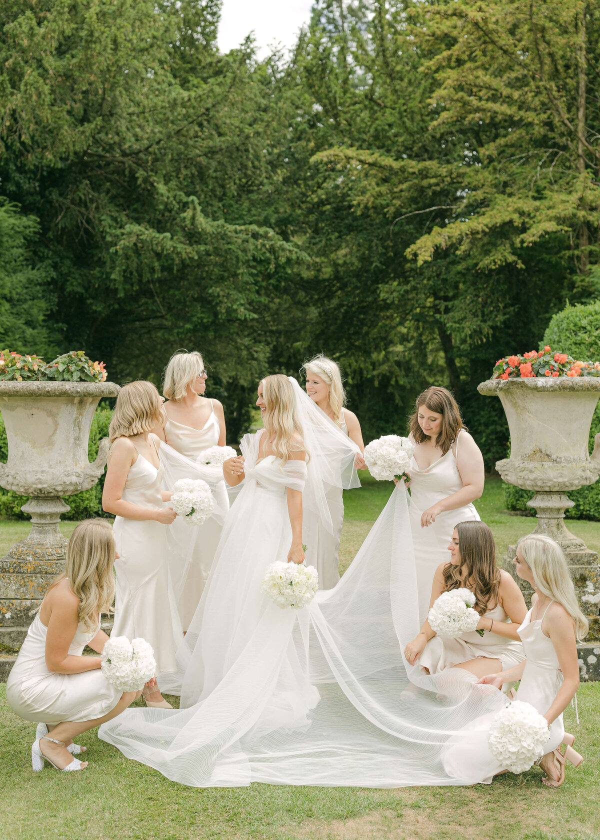 chloe-winstanley-weddings-grittleton-house-bride-bridesmaids-newhite-dress