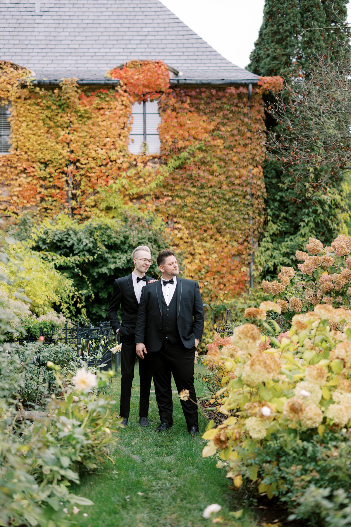 Greencrest-Manor-same-sex-wedding-12
