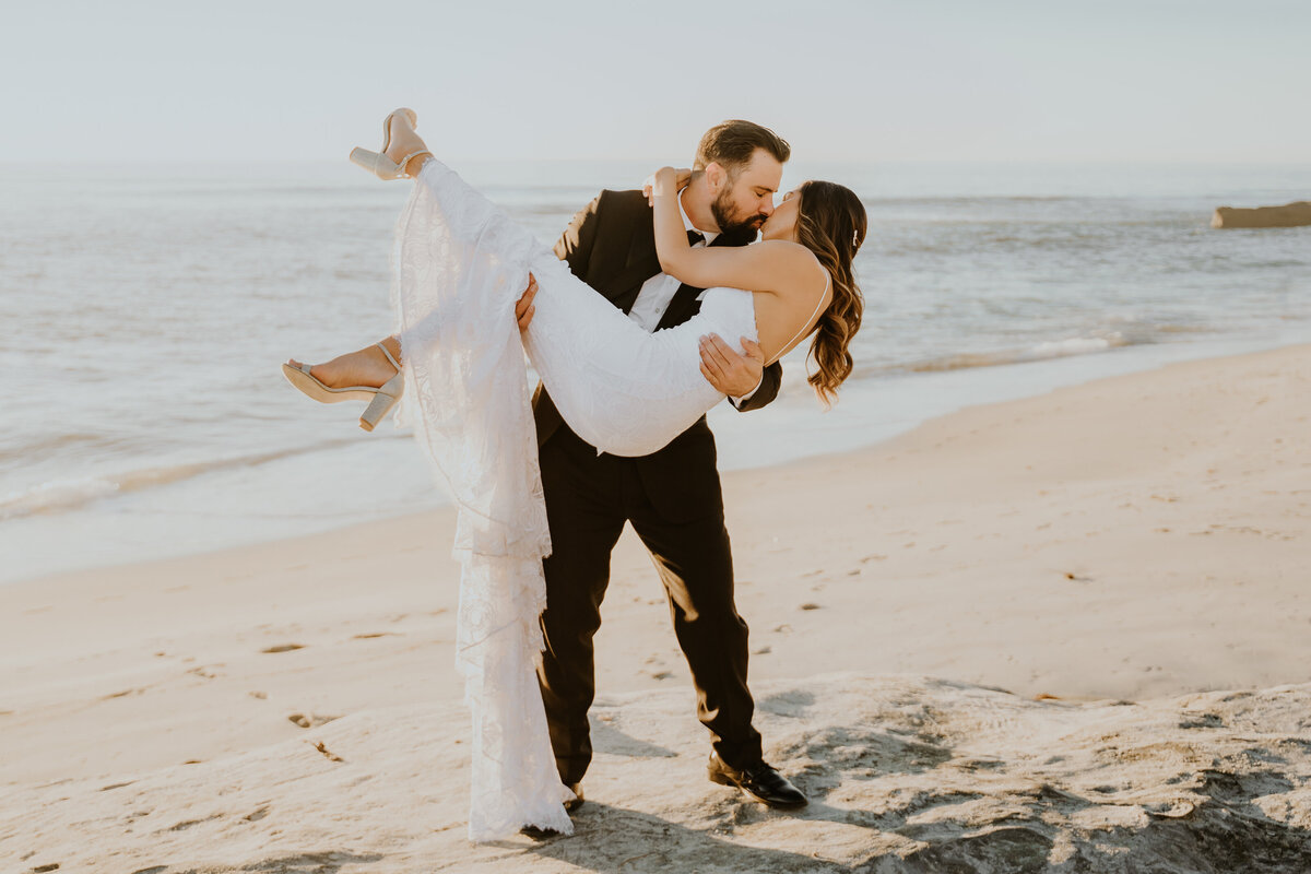 Temecula, California Wedding photographer Yescphotography Bride and Groom Beach photo