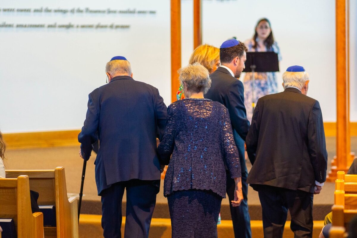 Eliana-Melmed-Photography-Chicago-LosAngeles-Jewish-WeddingPhotography-ShulaNoah-Chuppah-00083