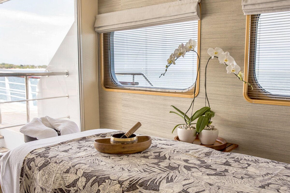Aqua Blu_Massage Room Luxury Yacht Charter Indonesia