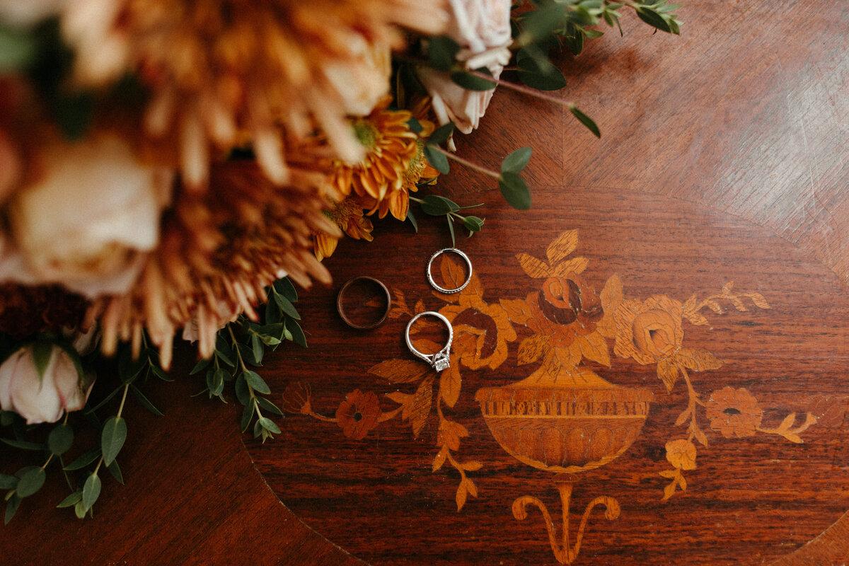 st-george-ut-southern-utah-wedding-details-detail-shots-rings-bouquet
