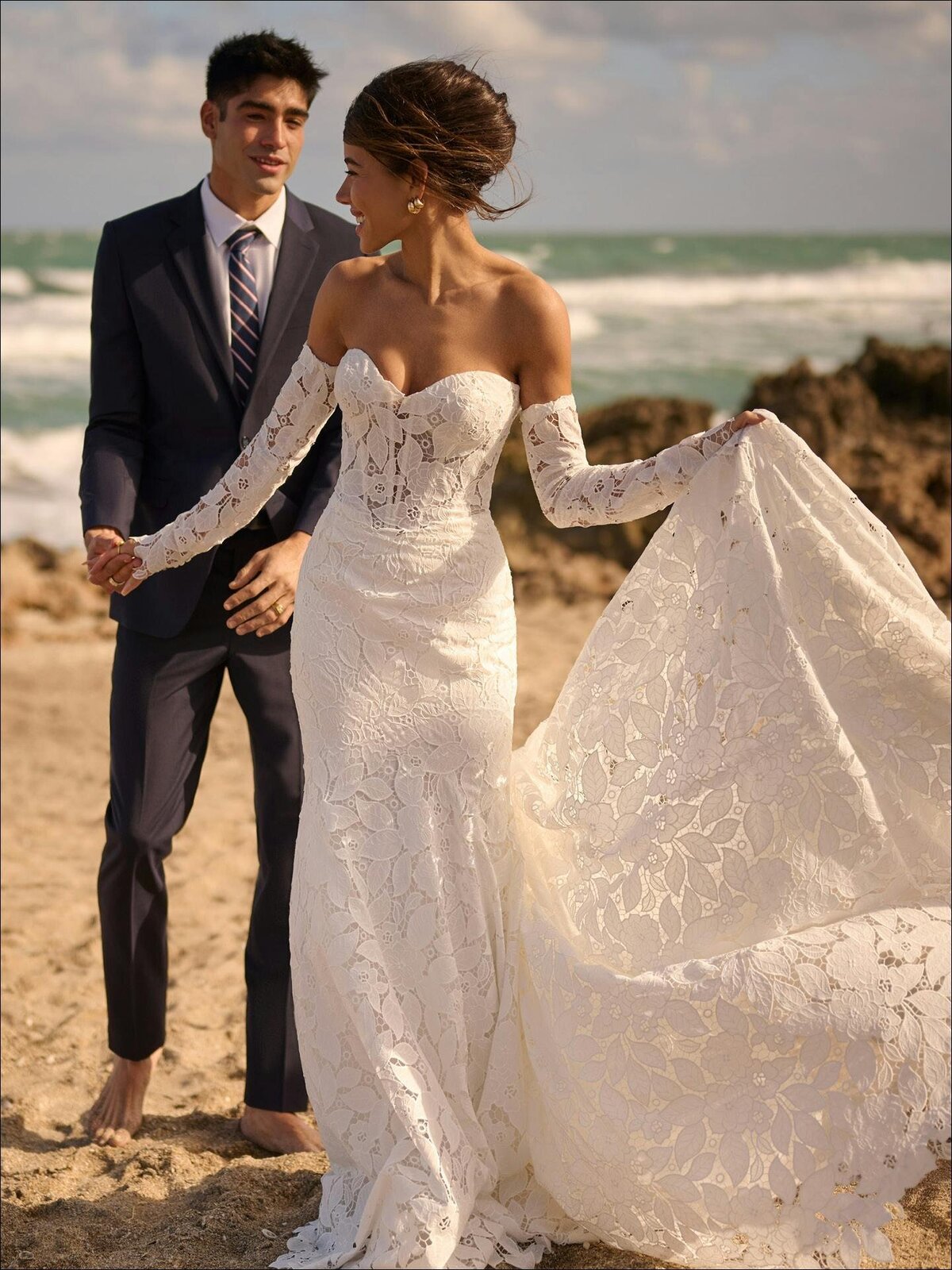 Maggie-Sottero-Dakota-Fit-and-Flare-Wedding-Dress-25MB849A01-PROMO11-IV002-1