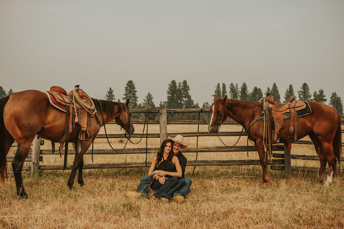 presley-gray-horseback-western-montana-engagement2326