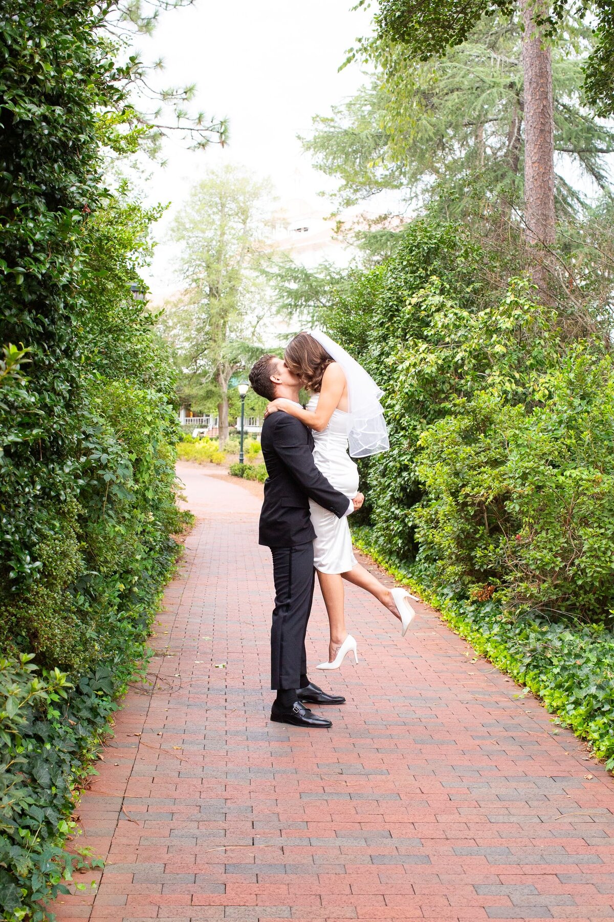 bride-groom-pinehurst-resort-elopement