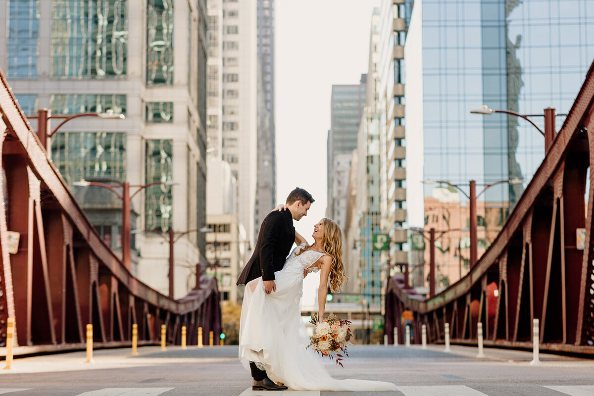chicago-riverwalk-bridge-wedding-1