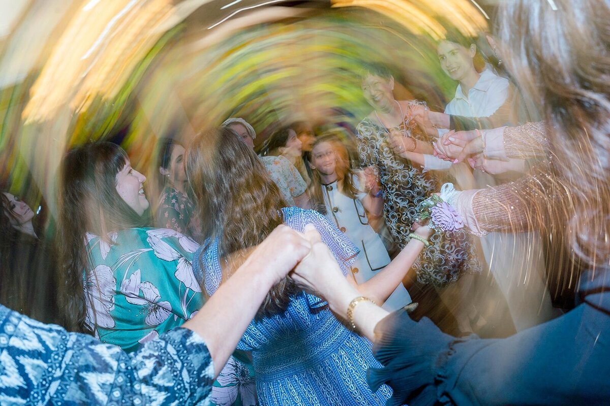 Eliana-Melmed-Photography-Chicago-LosAngeles-Jewish-WeddingPhotographer-CarmiKalman-WomensDancing-00094