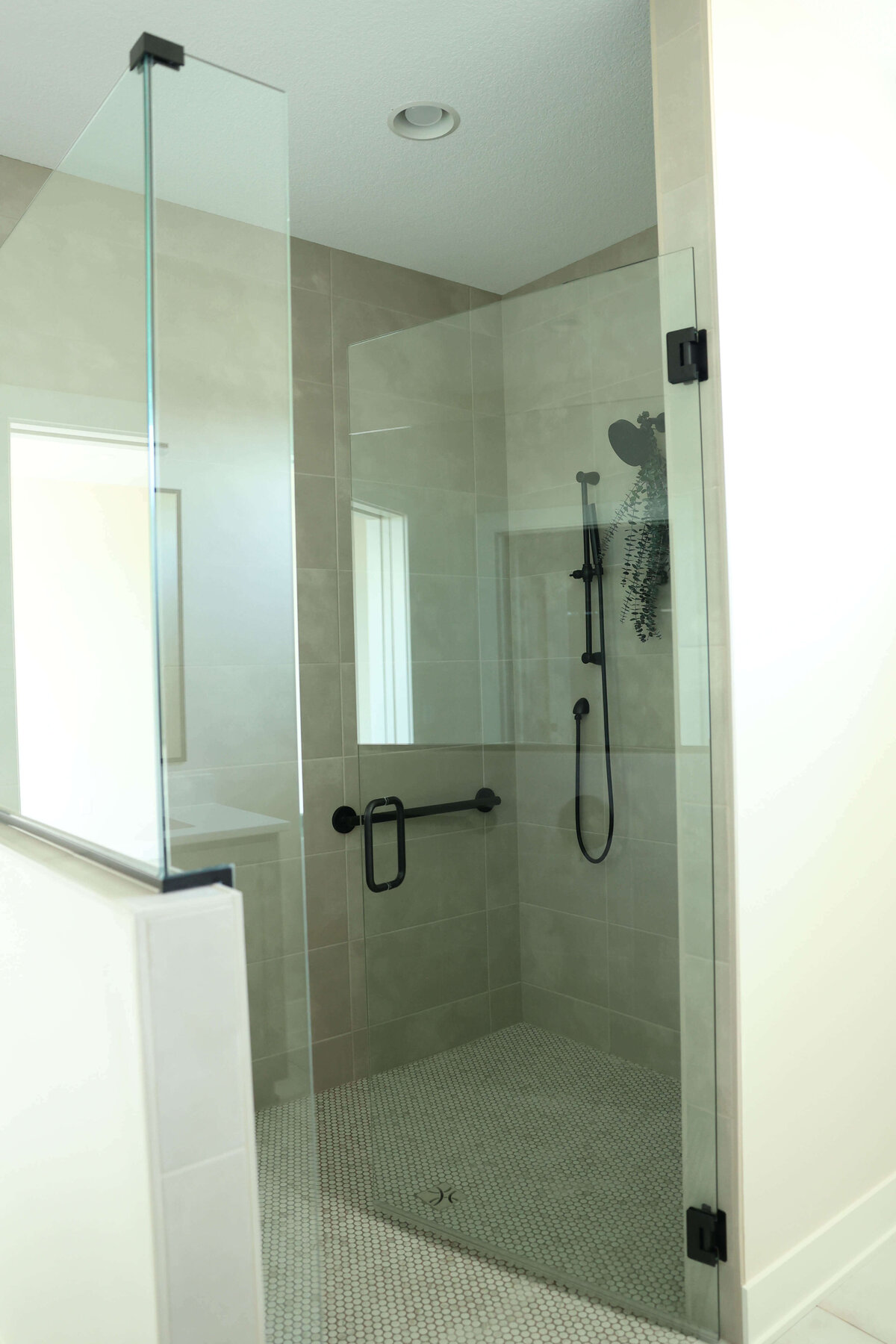 1183-Bathroom-Grimes-Central-Iowa-Custom-Home-JRL-Builders-3F1A8943