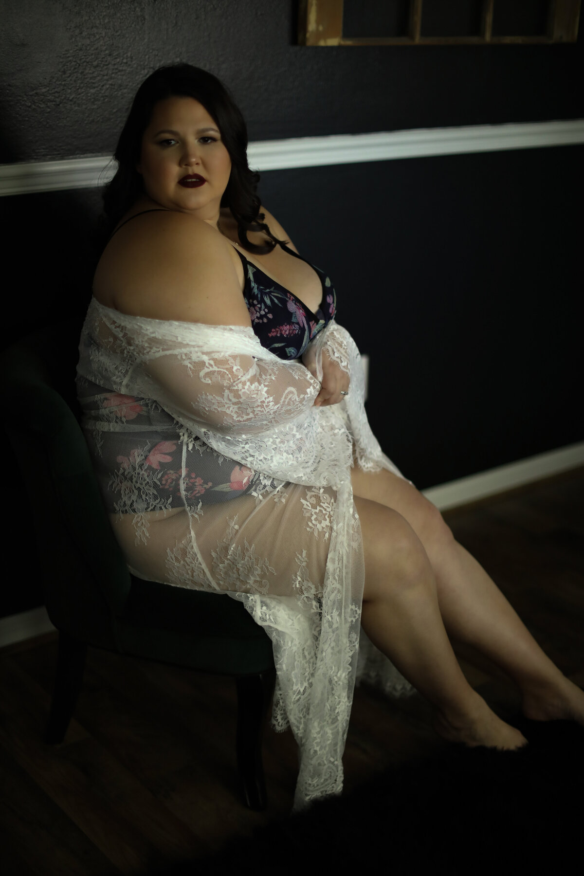 Casey Heather boudoir-bradenton-sarasota-longboat key-florida-dark-moody-sexy-lingerie-classy-wedding-anniversary-plus size-boudoir photography-00103