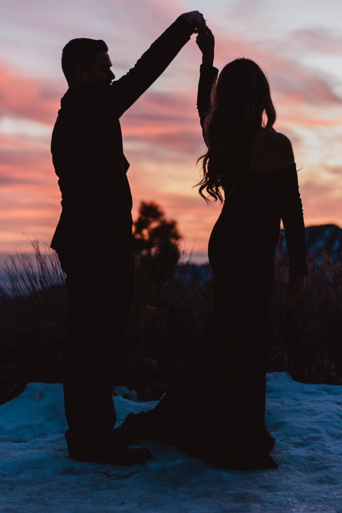 wrightwood_elopement_couple_winter_sunset045