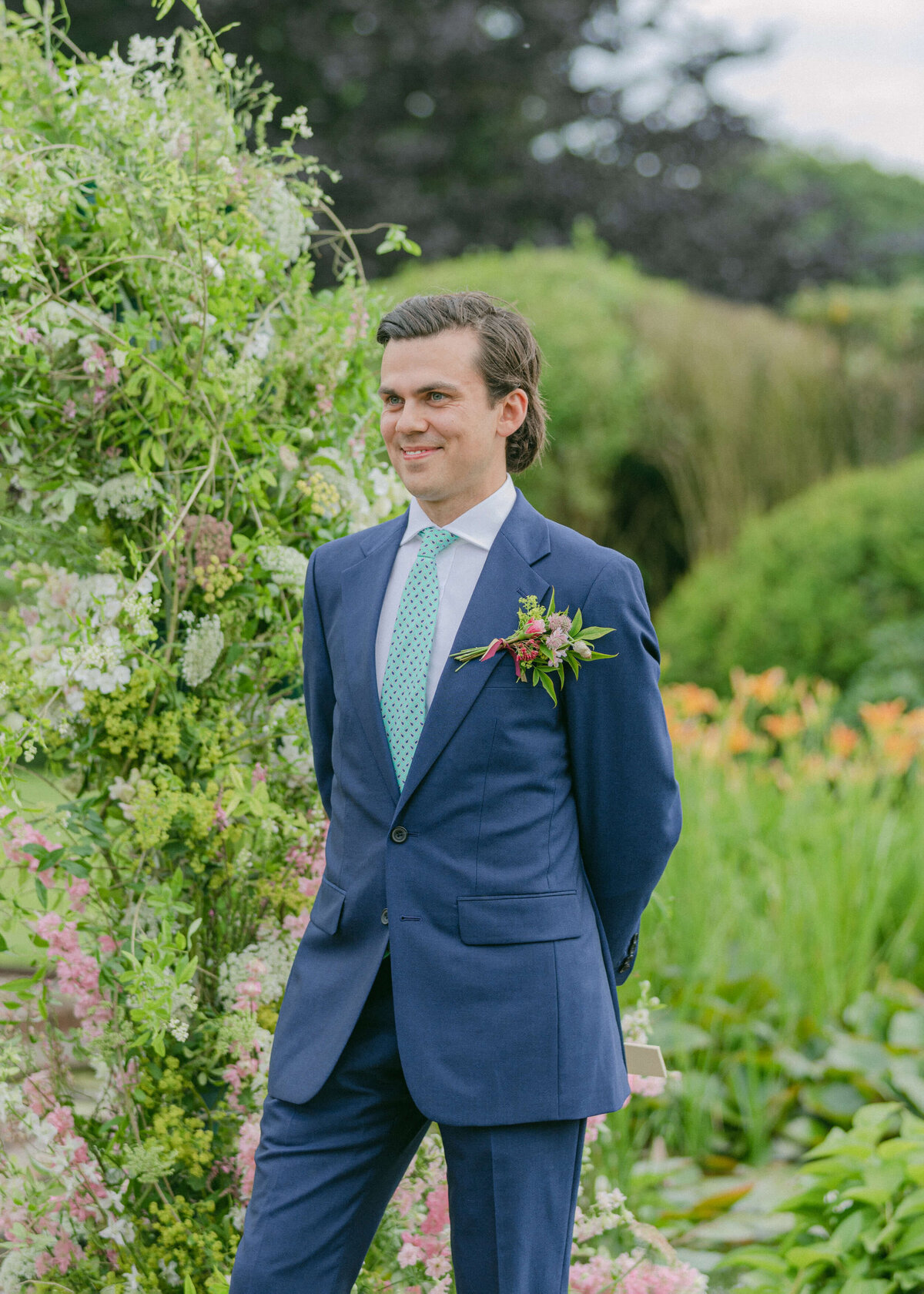 chloe-winstanley-weddings-outdoor-ceremony-first-look-groom