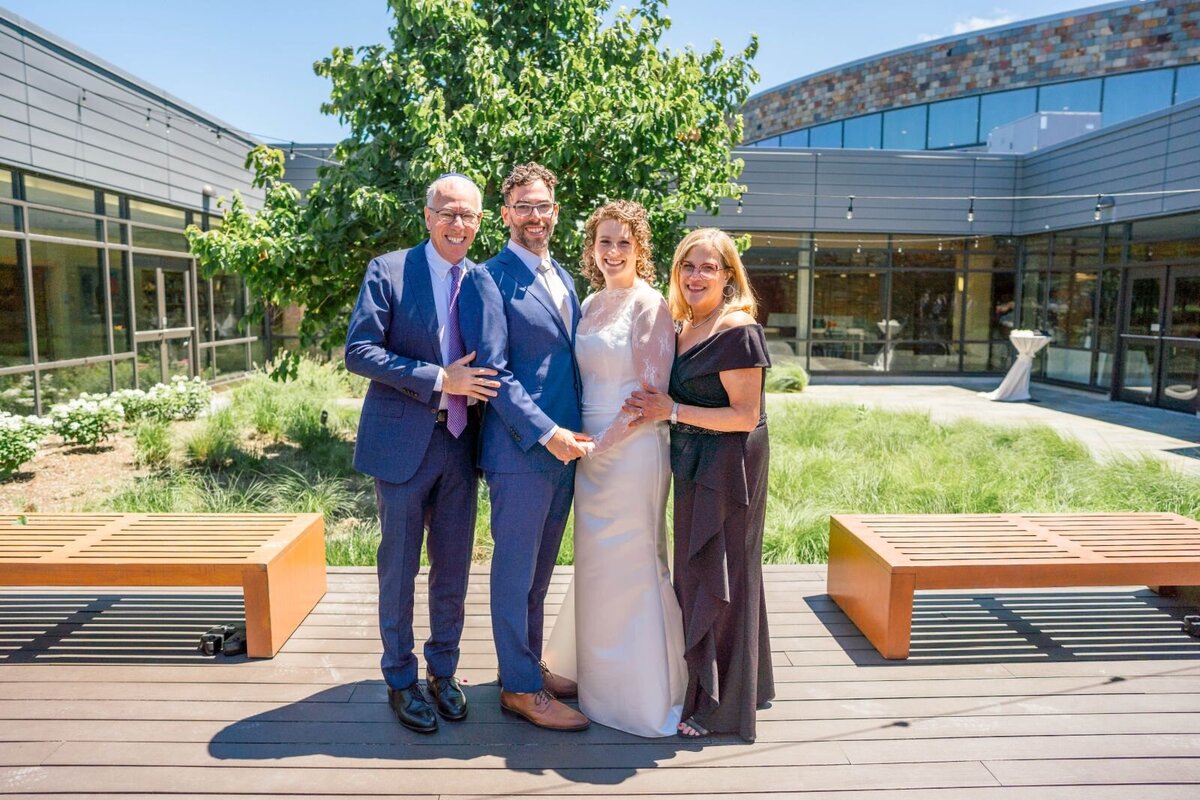 Eliana-Melmed-Photography-Chicago-LosAngeles-Jewish-WeddingPhotography-ShulaNoah-FamilyFormals-00052