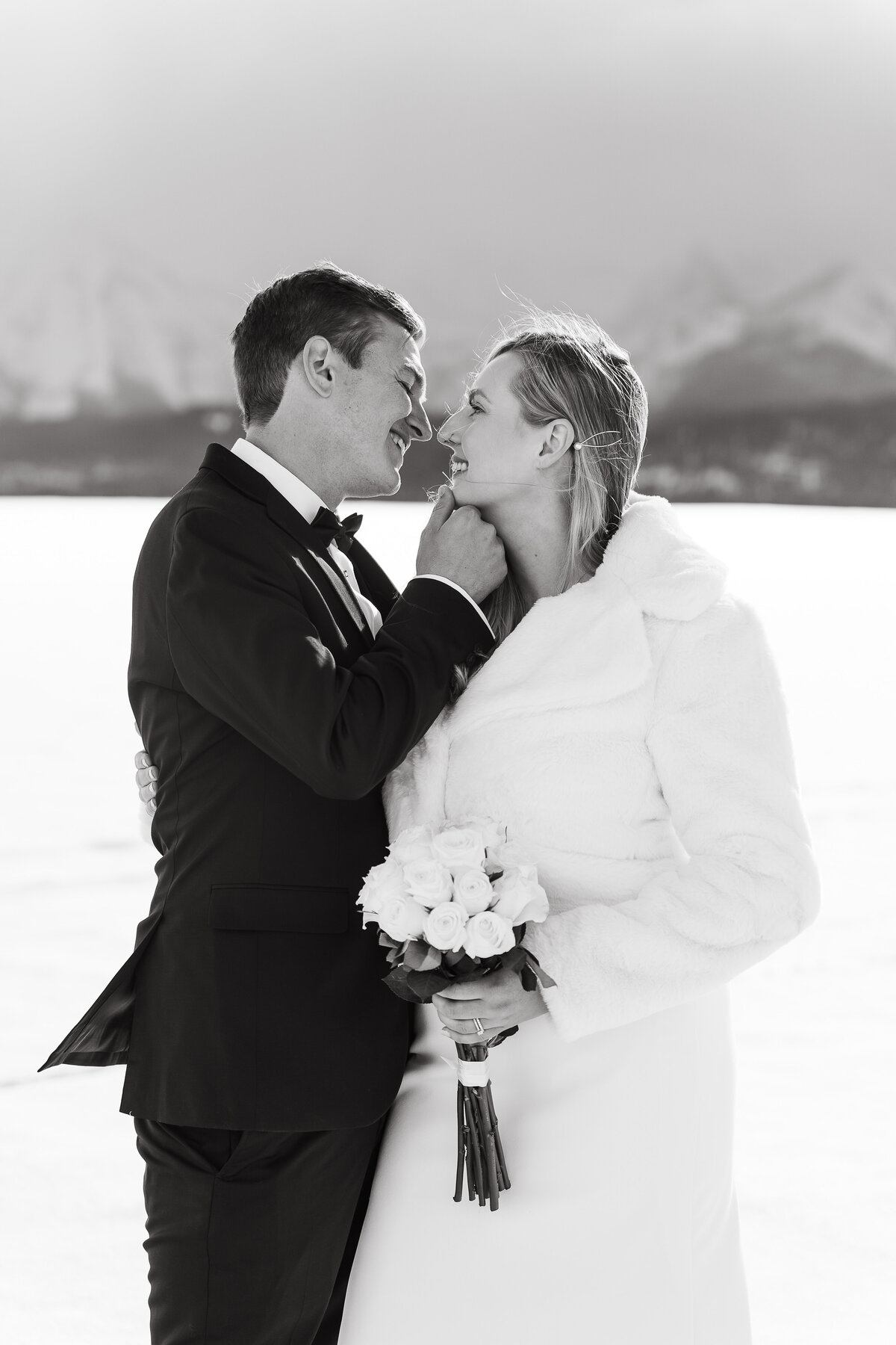 sunandpeakphotos-bigbear-california-wedding-photographer-intimatewedding-elopement-snowywedding-snowybigbearwedding-desireeandjake-505