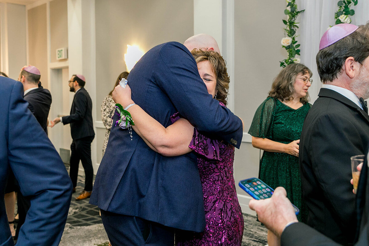Eliana-Melmed-Photography-Chicago-LosAngeles-Jewish-WeddingPhotography-KabbalatPanim-00068