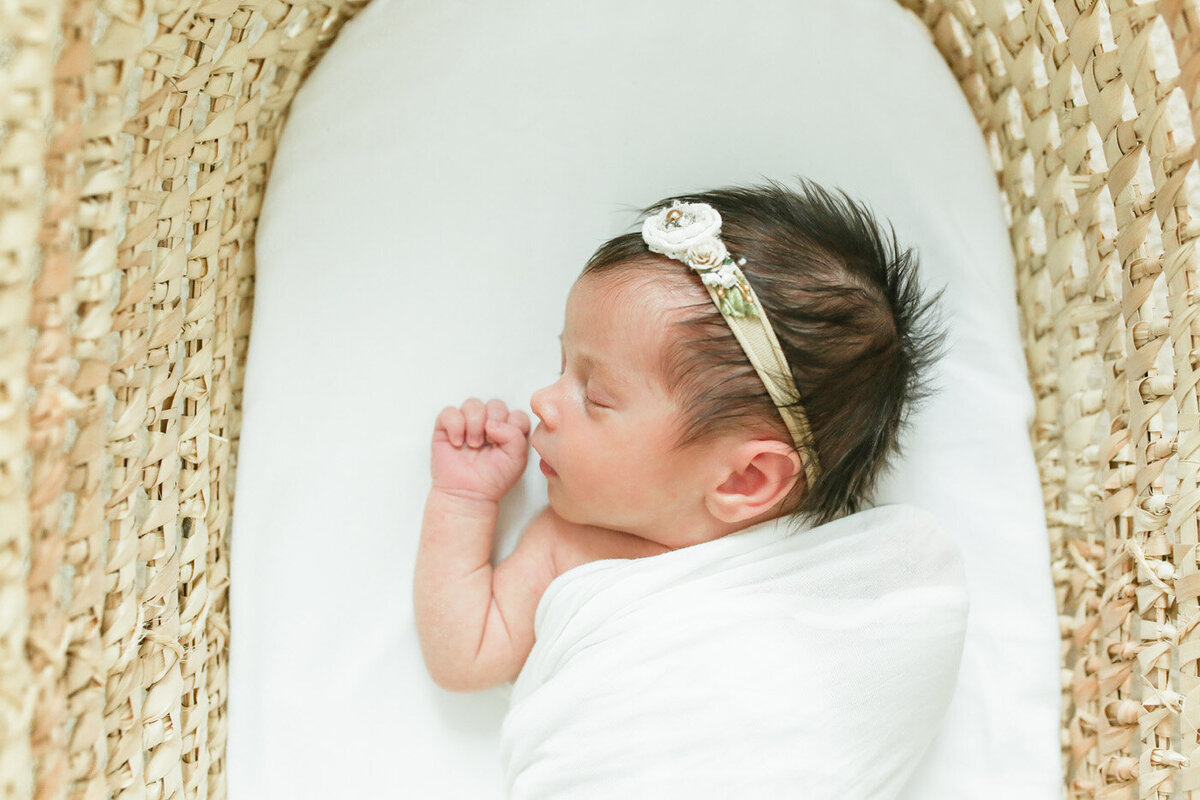Charlotte In Home Newborn Photography | Deeana Kourtney 09