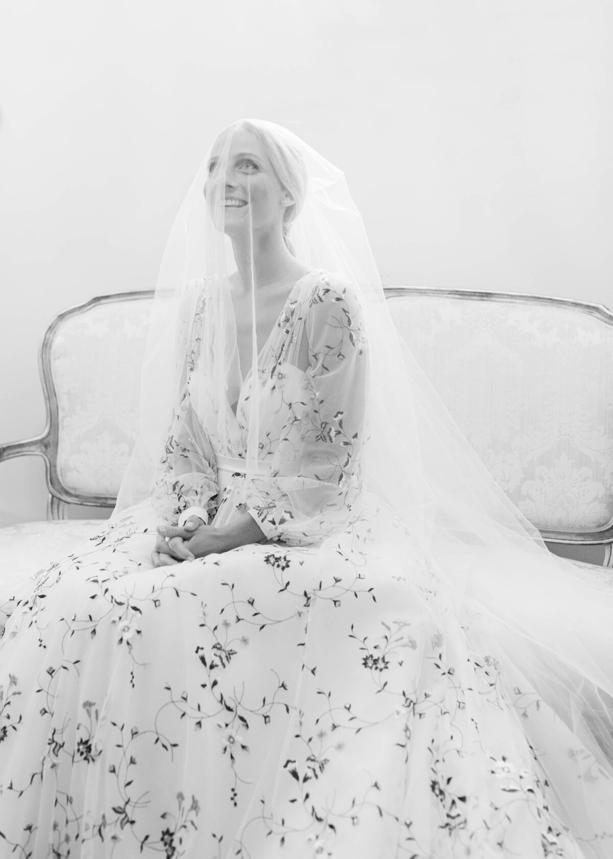 chloe-winstanley-weddings-jewish-ceremony-bedeken-bride-veil