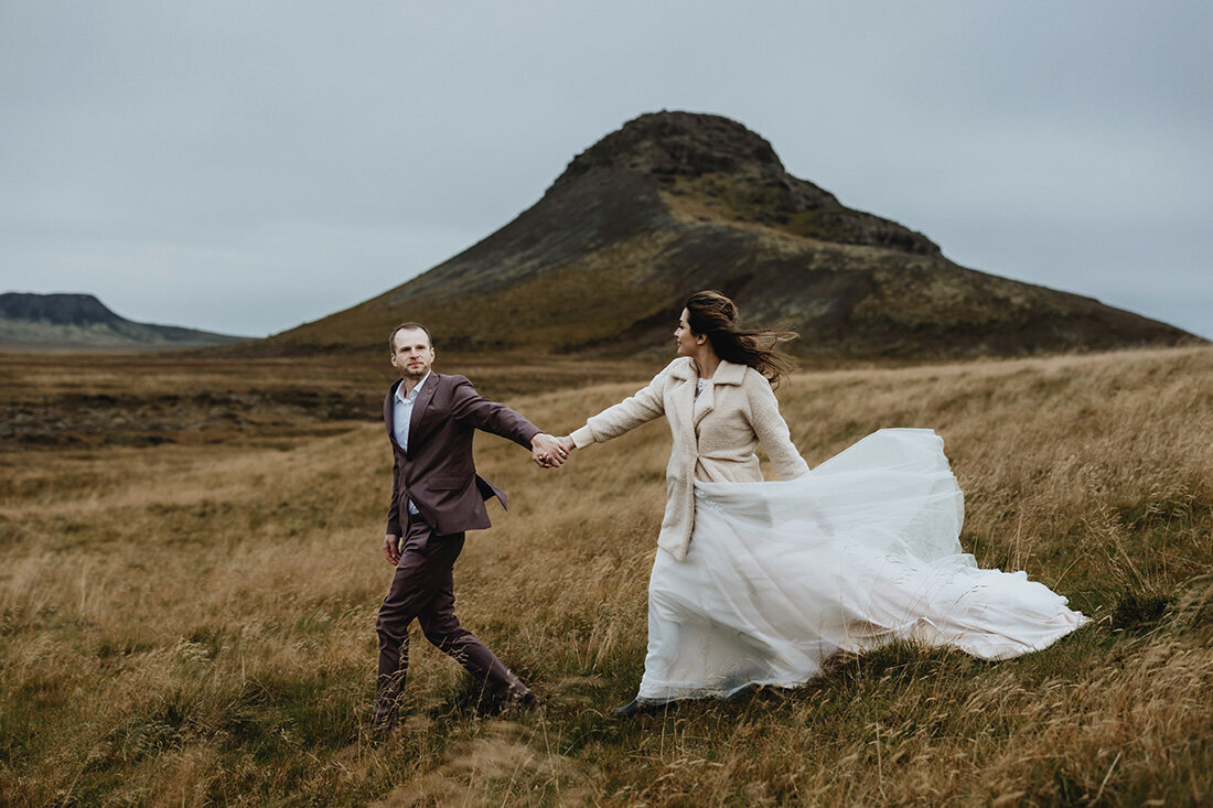 Iceland-Elopement-Photographer-and-Planner-05