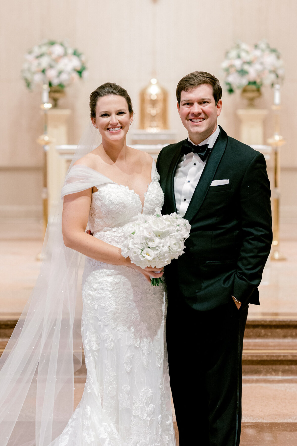 Allie & John Wedding at Royal Oaks Country Club Christ the King Church | Dallas Wedding Photographer | Sami Kathryn Photography-65