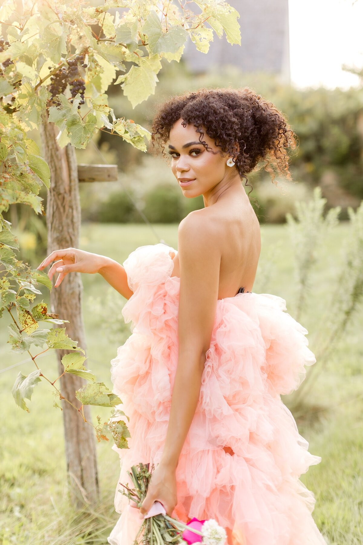 style-me-pretty-romantic-pink-garden-wedding-Wisconsin-alexandra-robyn-photographer-_0011