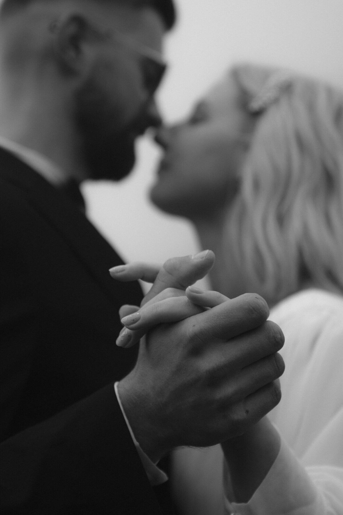 the_chaffins_international_destination_wedding_elopement_photographers_sammie_chaffin_micah_editorial_adventure_photos_travel_isle_of_skye_scotland_13