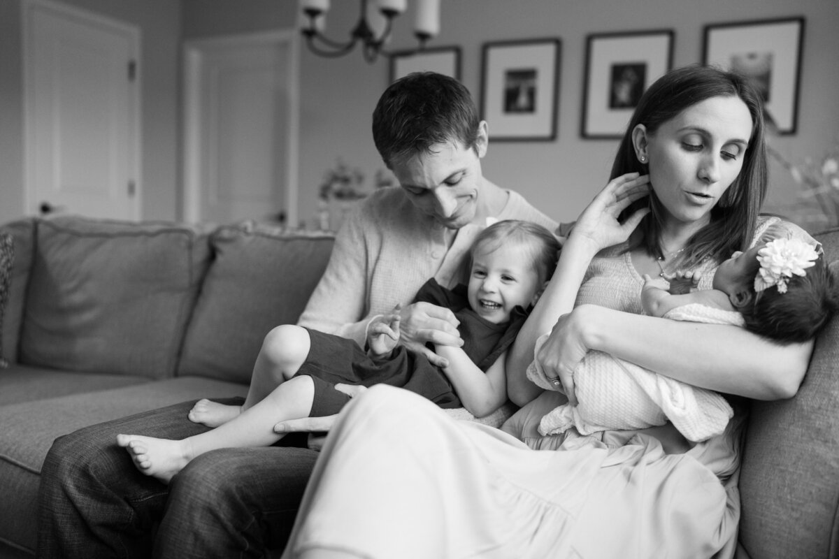 Relaxed-Newborn-Photography-in-Milwaukee-10