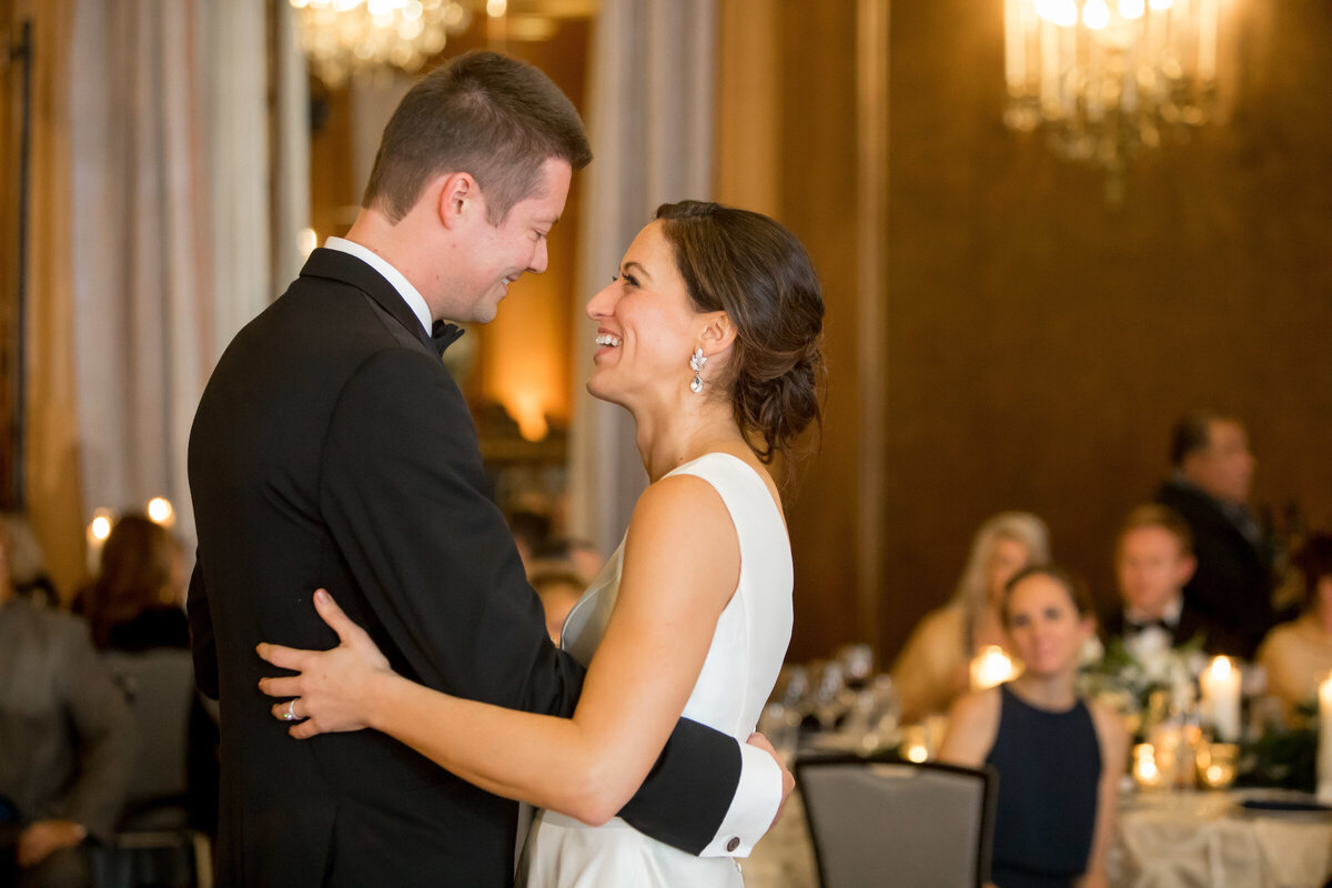Intercon-Chicago-Wedding- First-Dance