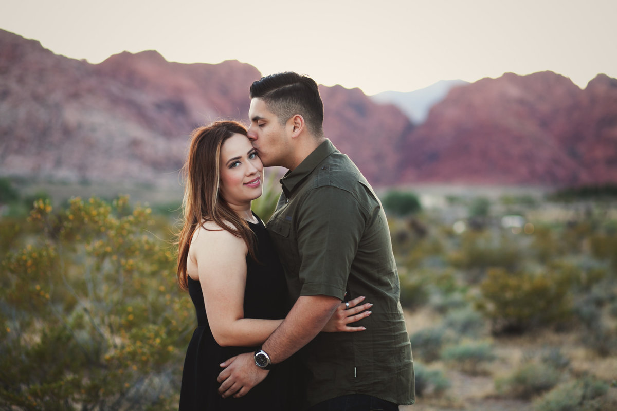 outdoor engagement photos in OR | Susie Moreno Photography