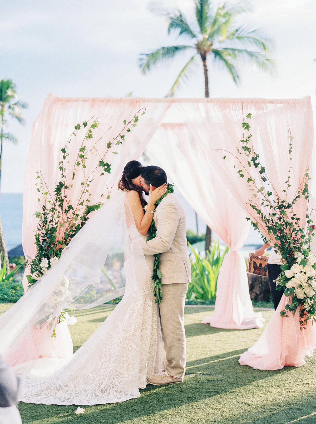 Lynda + Rebwar | Hawaii Wedding & Lifestyle Photography | Ashley Goodwin Photography