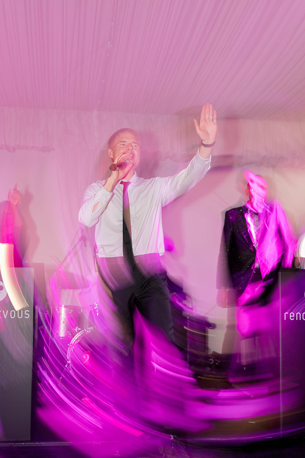 Eliana-Melmed-Photography-Chicago-LosAngeles-Jewish-WeddingPhotography-Dancefloor-00092