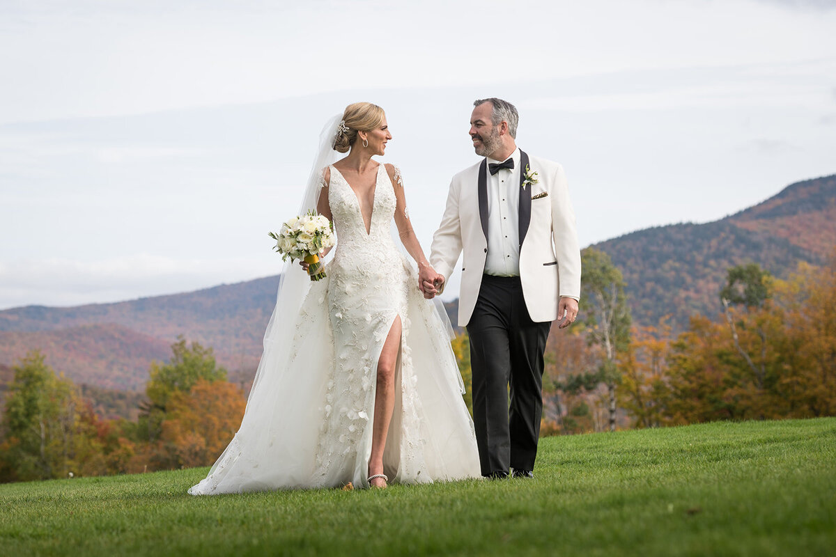vermont-wedding-mountaintop-inn-fall-ines-plunge-slit