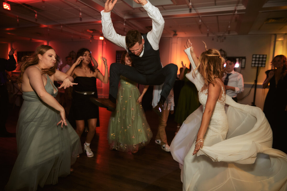 Cleveland wedding photographer