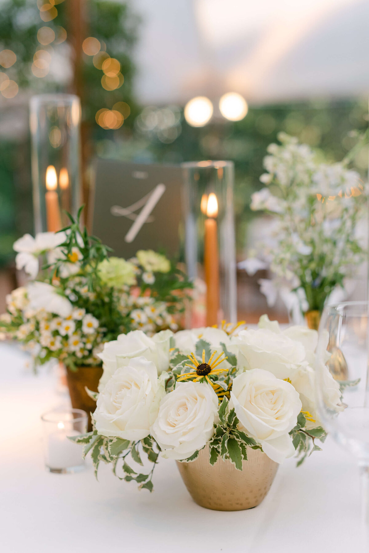 11_Wedding Reception White Flowers