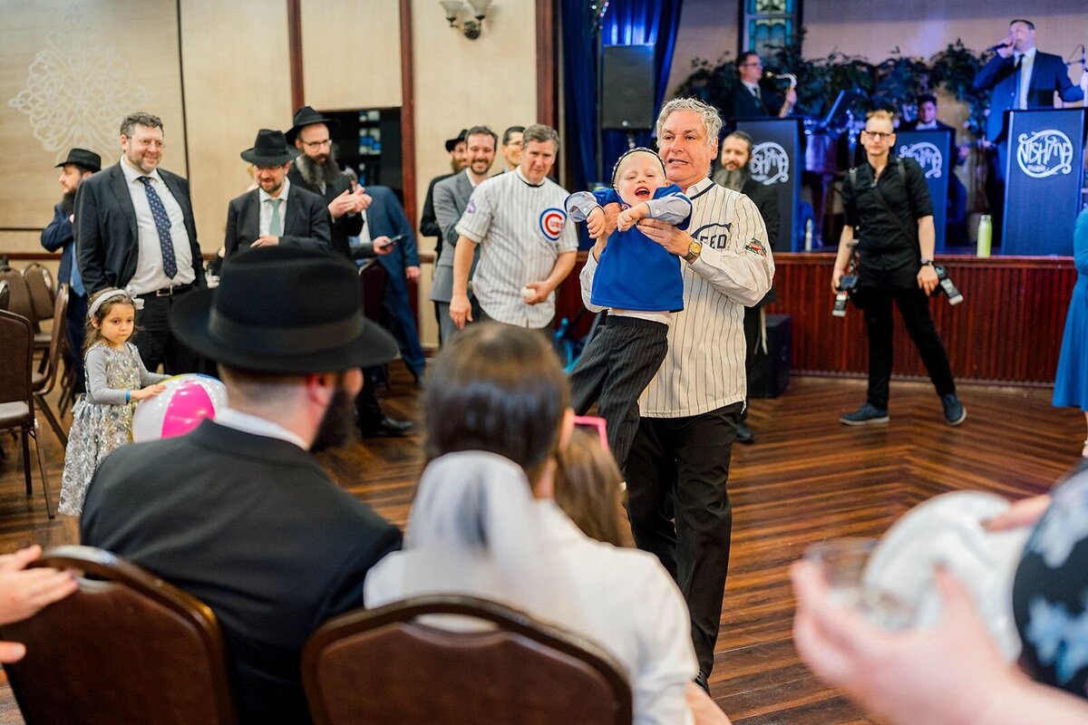 Eliana-Melmed-Photography-Chicago-LosAngeles-Jewish-WeddingPhotographer-CarmiKalman-Shtick-00043