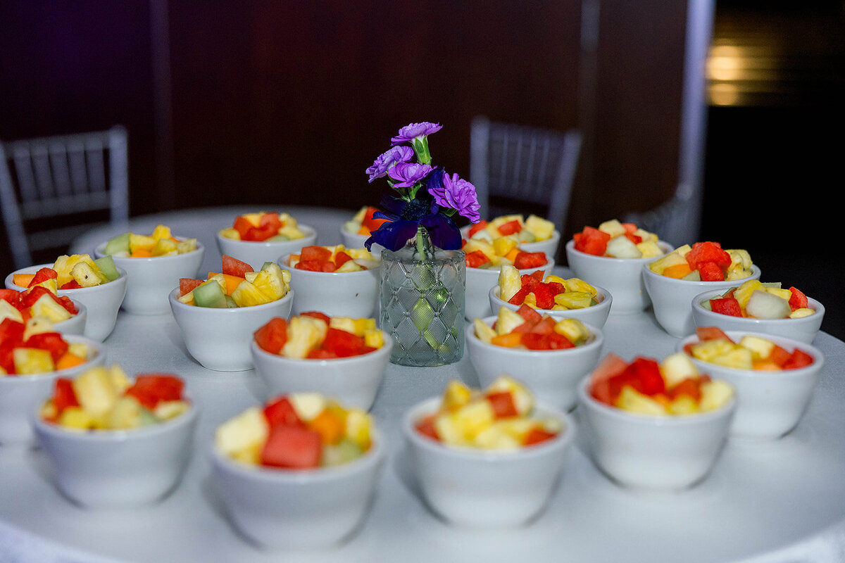Eliana-Melmed-Photography-Chicago-LosAngeles-Jewish-WeddingPhotography-ElianaSklar-DanceFloor-00233